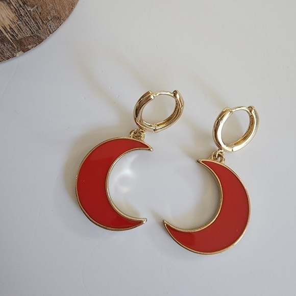 NWT Red Crescent Moon Hoop Dangle Earrings - Picture 3 of 6
